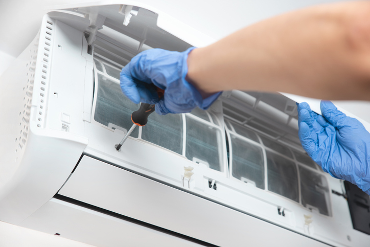 Read more about the article How to Compare Quotes for AC Replacement Without Getting Burned?