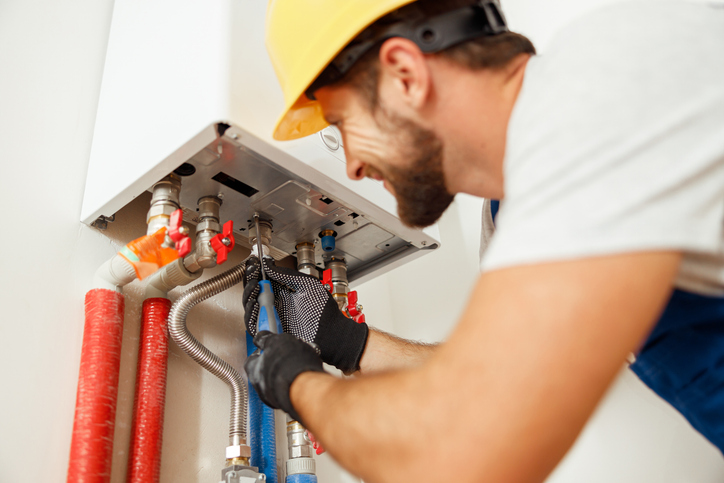 Read more about the article Traditional vs. Tankless: Which Water Heater Installation Is Best for You